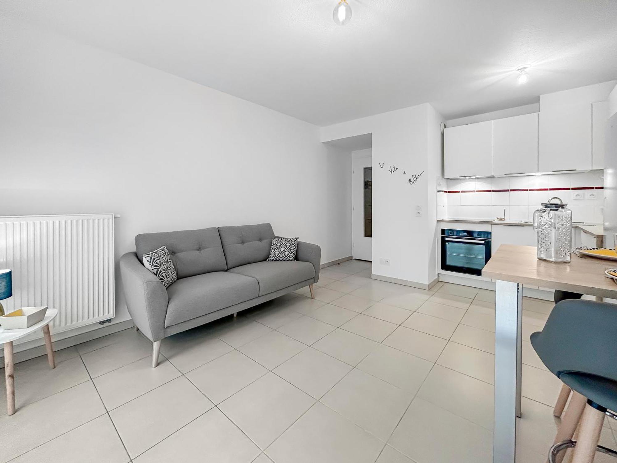 Vivez Lunel-Clim-Wifi Fibre-Parking Prive-Patio T2 Lunel  Bagian luar foto