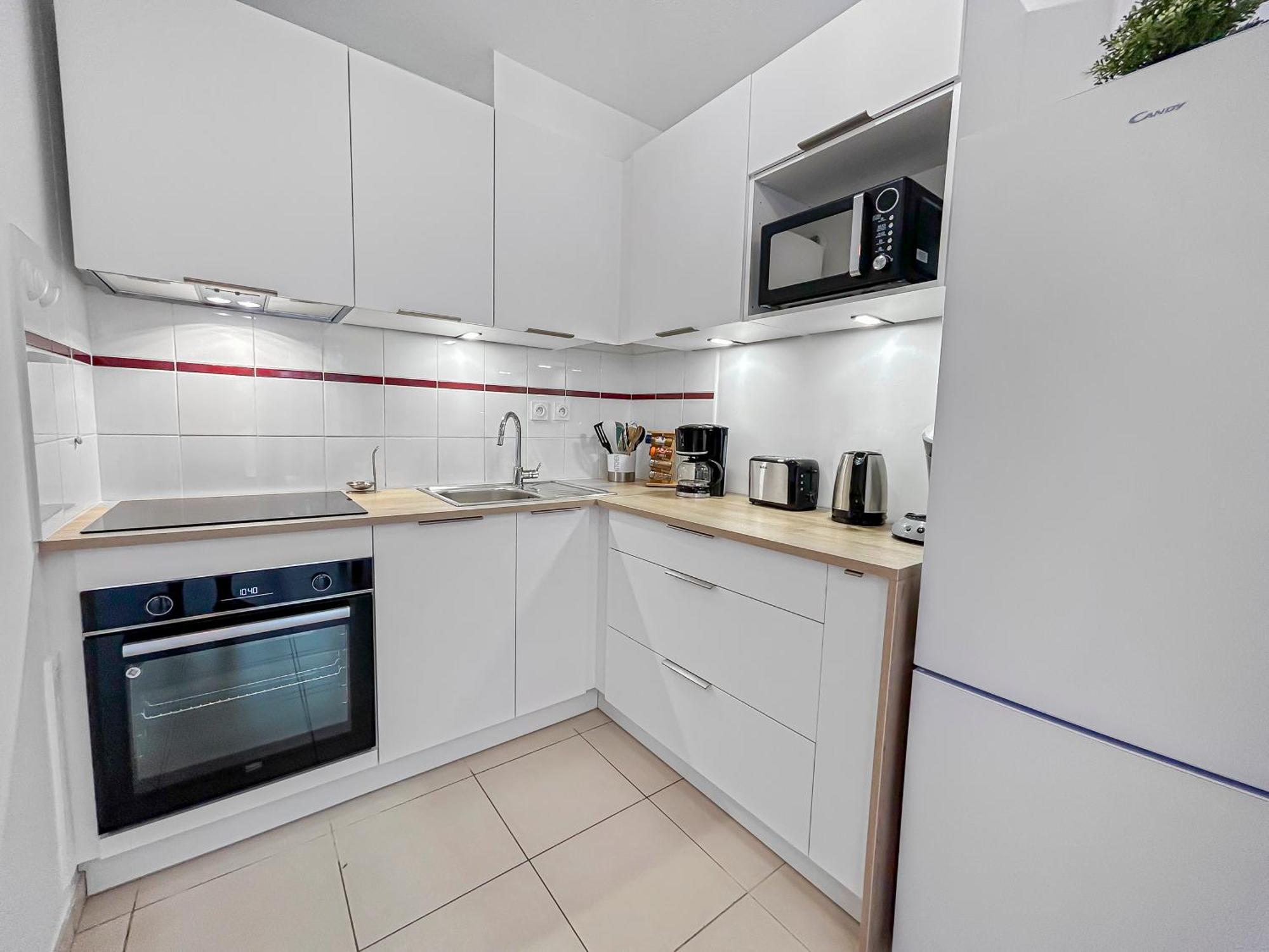 Vivez Lunel-Clim-Wifi Fibre-Parking Prive-Patio T2 Lunel  Bagian luar foto